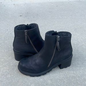 Taylor boots size 3